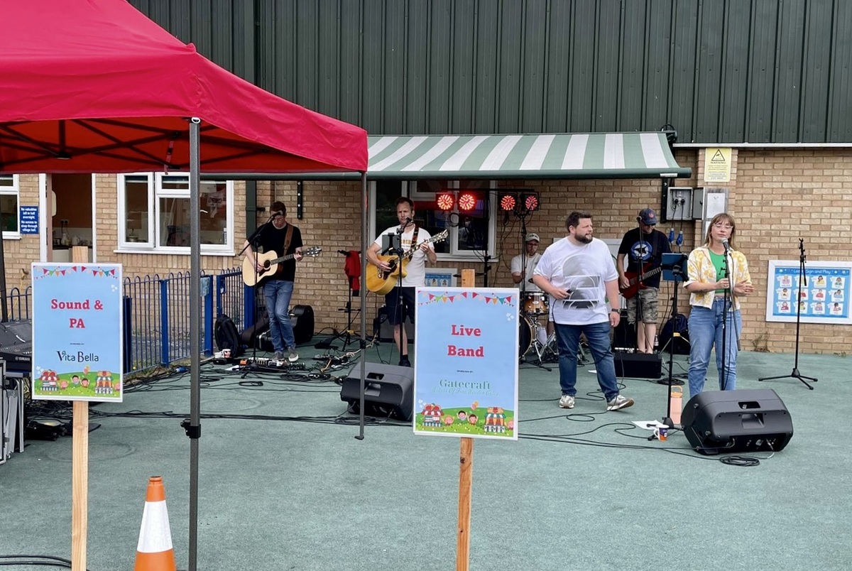 Sound and PA sponsored by Vita Bella Restaurant.